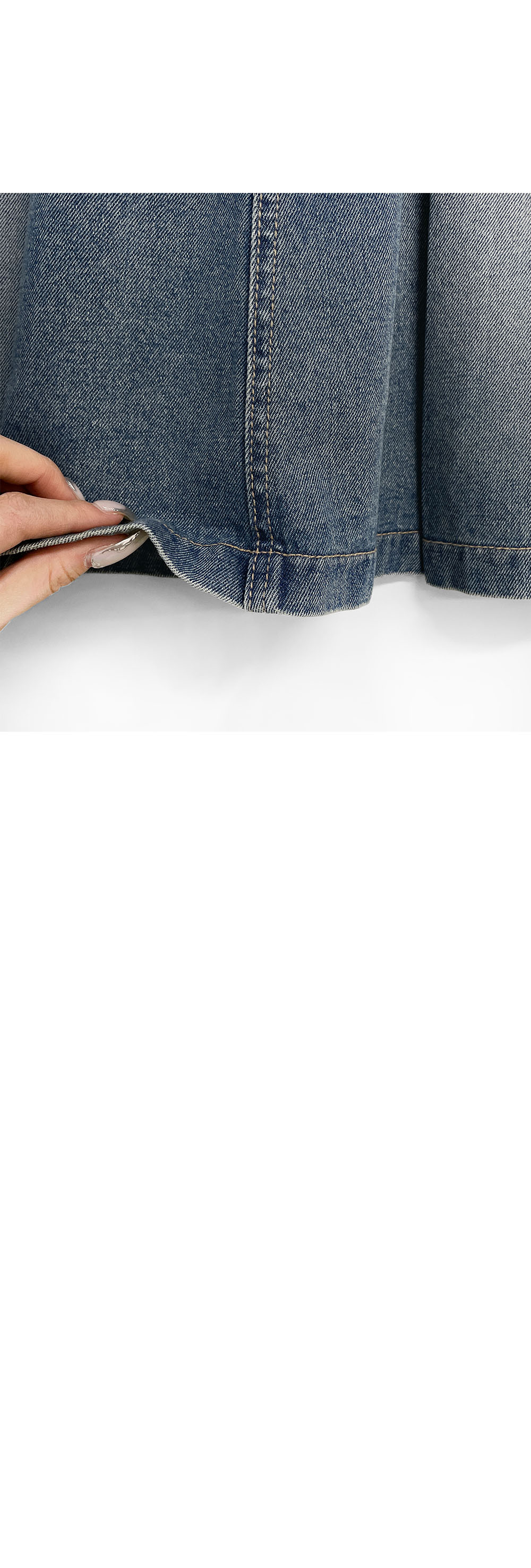 mini skirt detail image-S1L10