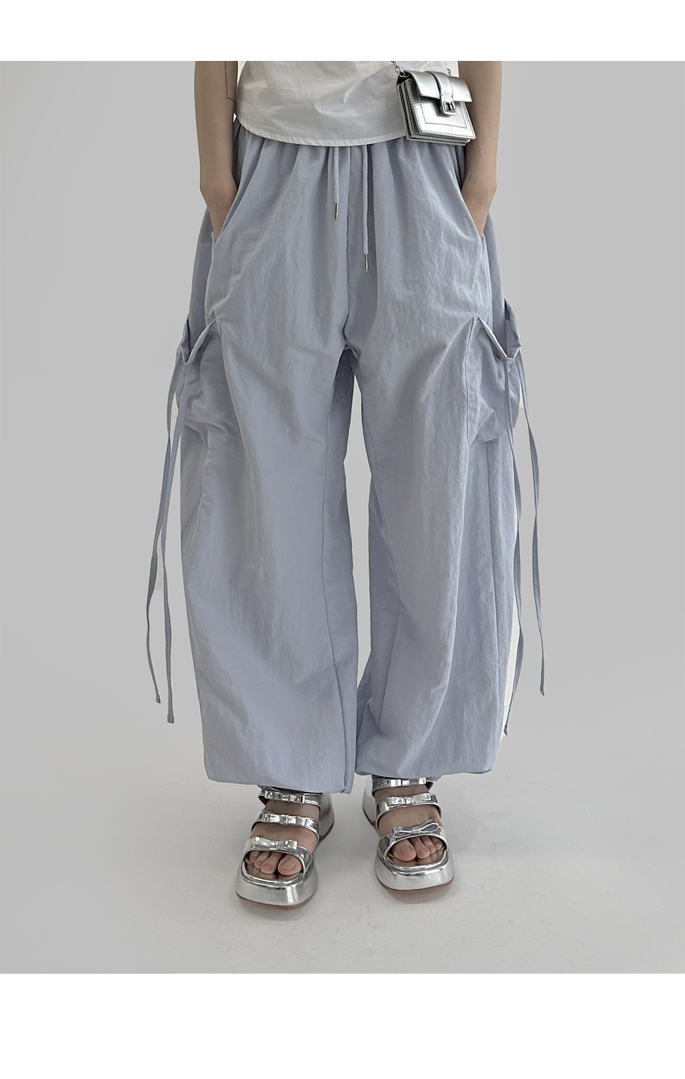 suspenders skirt/pants model image-S1L13